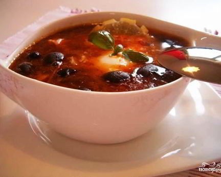 Солянка в мультиварке колбасная