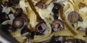 солянка в мультиварке колбасная