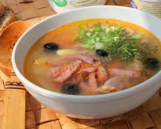 Солянка в мультиварке с картошкой