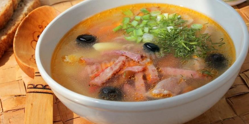 Рецепт солянки в мультиварке с картошкой