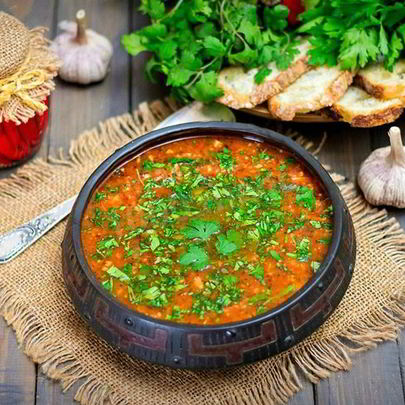 Суп харчо из курицы классический с томатной пастой и кинзой