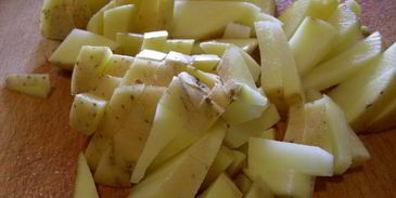 суп-пюре из авокадо с кинзой и вялеными томатами