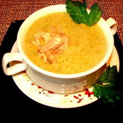 Суп-пюре из брокколи с курицей и сыром
