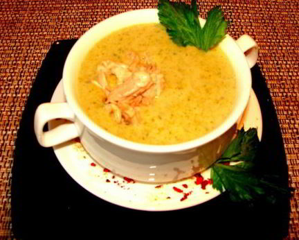 Суп-пюре из брокколи с курицей и сыром