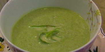 суп-пюре из спаржи с клецками из феты
