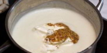 суп-пюре из цветной капусты со сливками