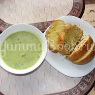 Рецепт Супа-пюре из зеленого горошка и ароматный хлеб с травами