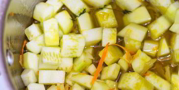 суп-пюре с куриной печенкой и цуккини