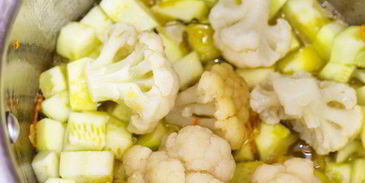 суп-пюре с куриной печенкой и цуккини