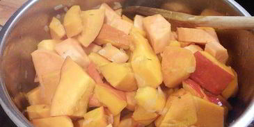 тыквенный суп-пюре с бататом и шампиньонами