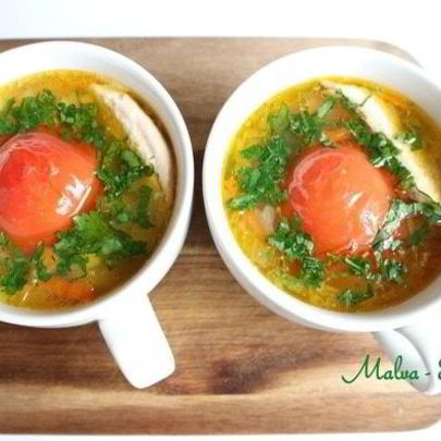 Суп с форелью и помидорами-гриль