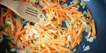 суп с форелью и помидорами-гриль