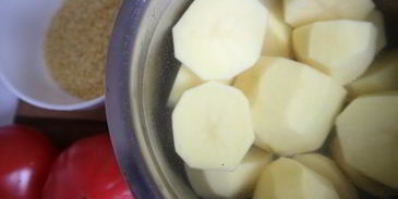 суп с форелью и помидорами-гриль