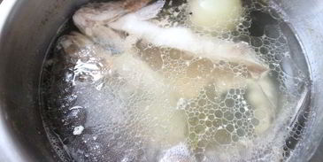 суп с форелью и помидорами-гриль