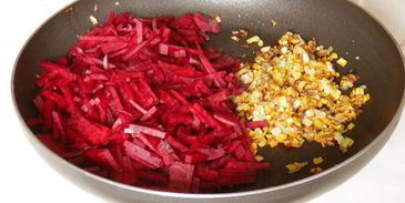 классический горячий свекольник с мясом