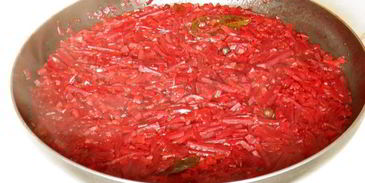 классический горячий свекольник с мясом