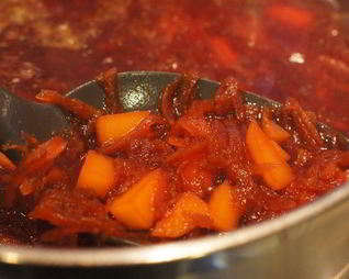 Свекольник горячий с мясом