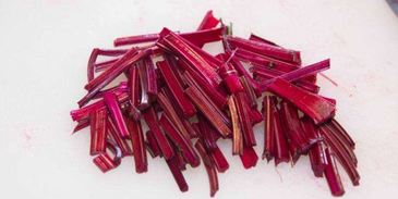 свекольник холодный с ботвой