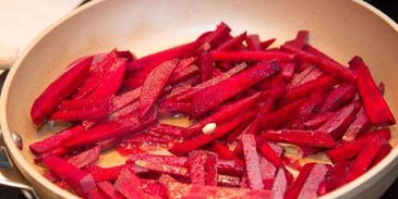 свекольник холодный с ботвой