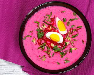 Свекольник на кефире с редисом и салатом