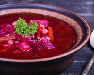 Свекольник с фасолью, томатной пастой и болгарским перцем