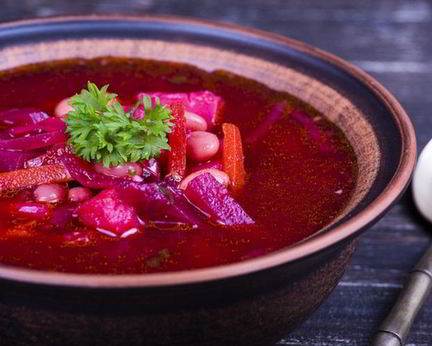 Свекольник с фасолью, томатной пастой и болгарским перцем