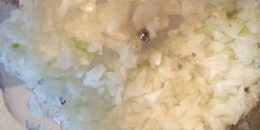 свекольник с грибными пельмешками