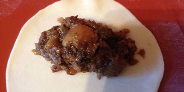 свекольник с грибными пельмешками