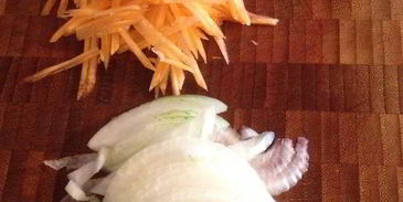 свекольник с грибными пельмешками