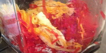 свекольник с грибными пельмешками