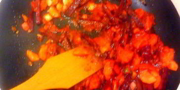 свекольник с яичной путанкой