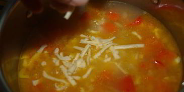 острый сырный суп с йогуртом