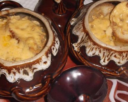 Сырно-луковый суп с чесночными гренками