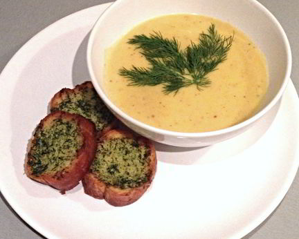 Сырный крем-суп с сельдереем и крутонами