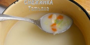 сырный суп с клецками из кабачка и сыра джюгас