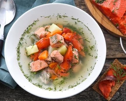 Домашняя уха со слабосоленой неркой