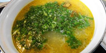 рыбный суп уха из кеты