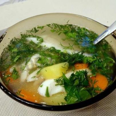 Рыбный суп уха из речной рыбы
