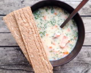 Сливочная уха с двумя видами рыбы