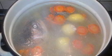 уха из хвостов лосося