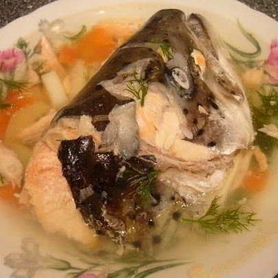 Уха из семги с помидорами