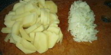 уха из семги с помидорами