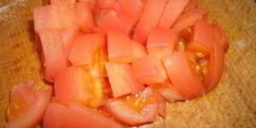 уха из семги с помидорами