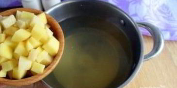 уха по-фински со сливками с лососем