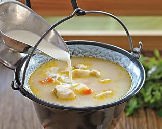 Уха рыбацкая из ершей на сливках