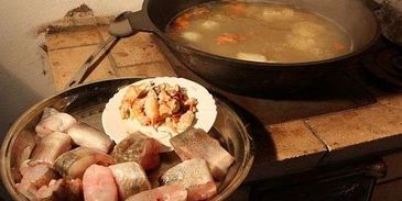 уха с речной рыбы