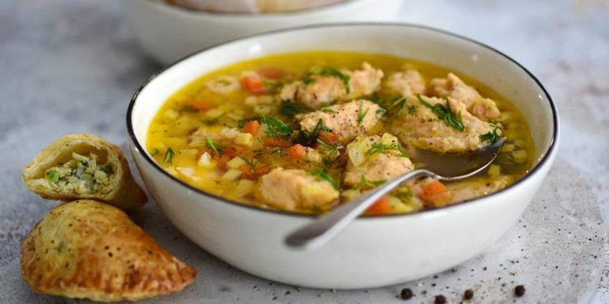 Рецепт ухи с рыбными клецками