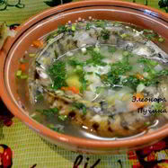 Рецепт Ухи в горшочке с грибным пирогом