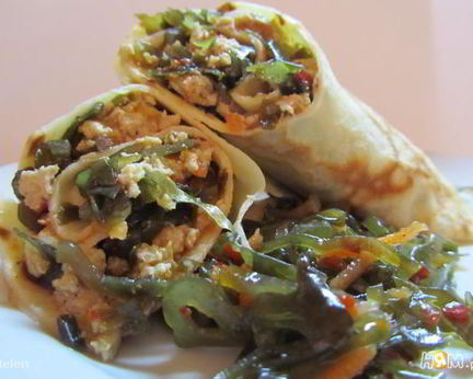 Блины с мясом и морской капустой