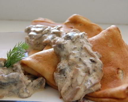Сливочно-грибные блинчики под сливочно-грибным соусом